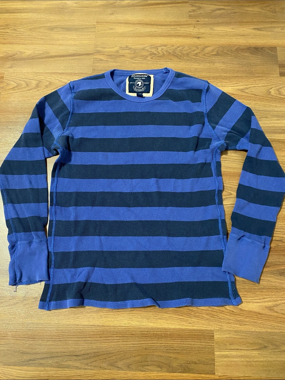 ✨8/$10. Bluenotes. Men’s Royal Blue & Navy Striped Long Sleeve Crew. Large
